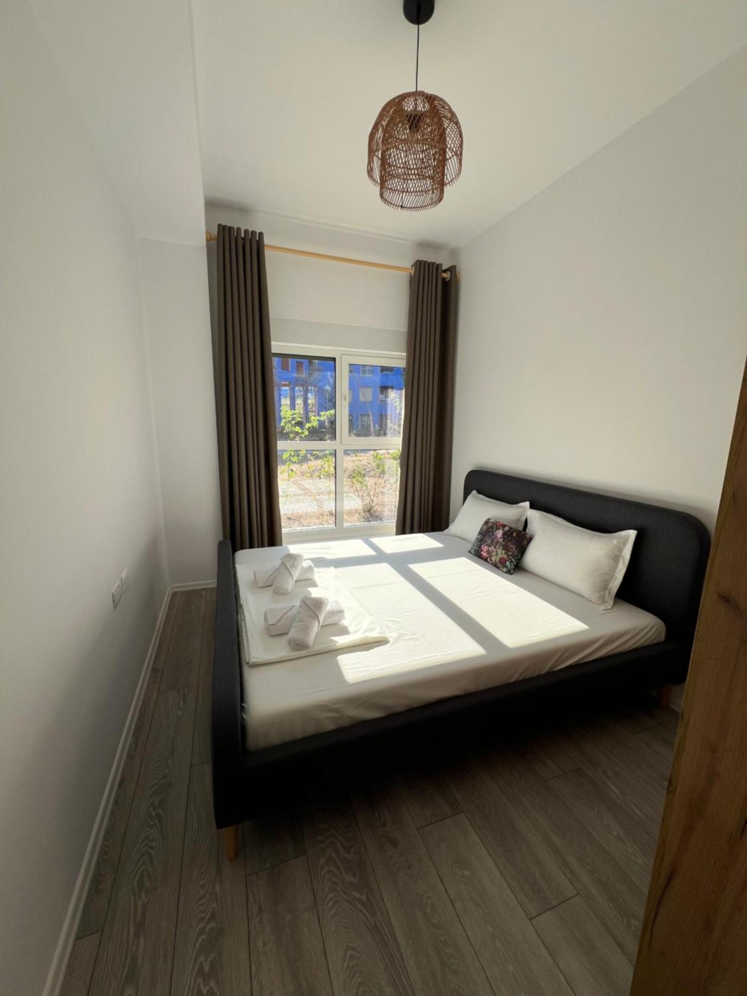 Sunflower Apartment Tirana Exterior foto